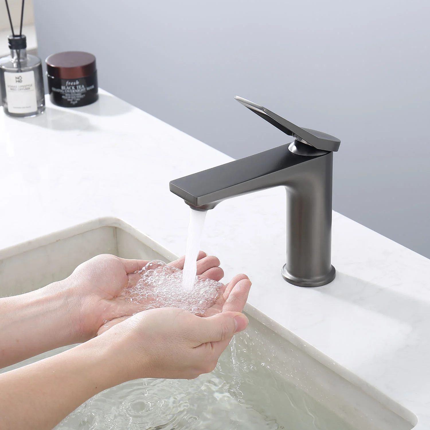 Gray Single Hole Single Handle Bathroom Faucet, Zinc Material & Chrome Finish - Image 3